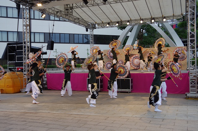 しゃんしゃん一斉傘踊り前夜祭