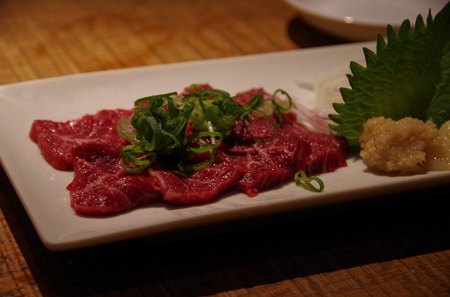 居酒屋の肉